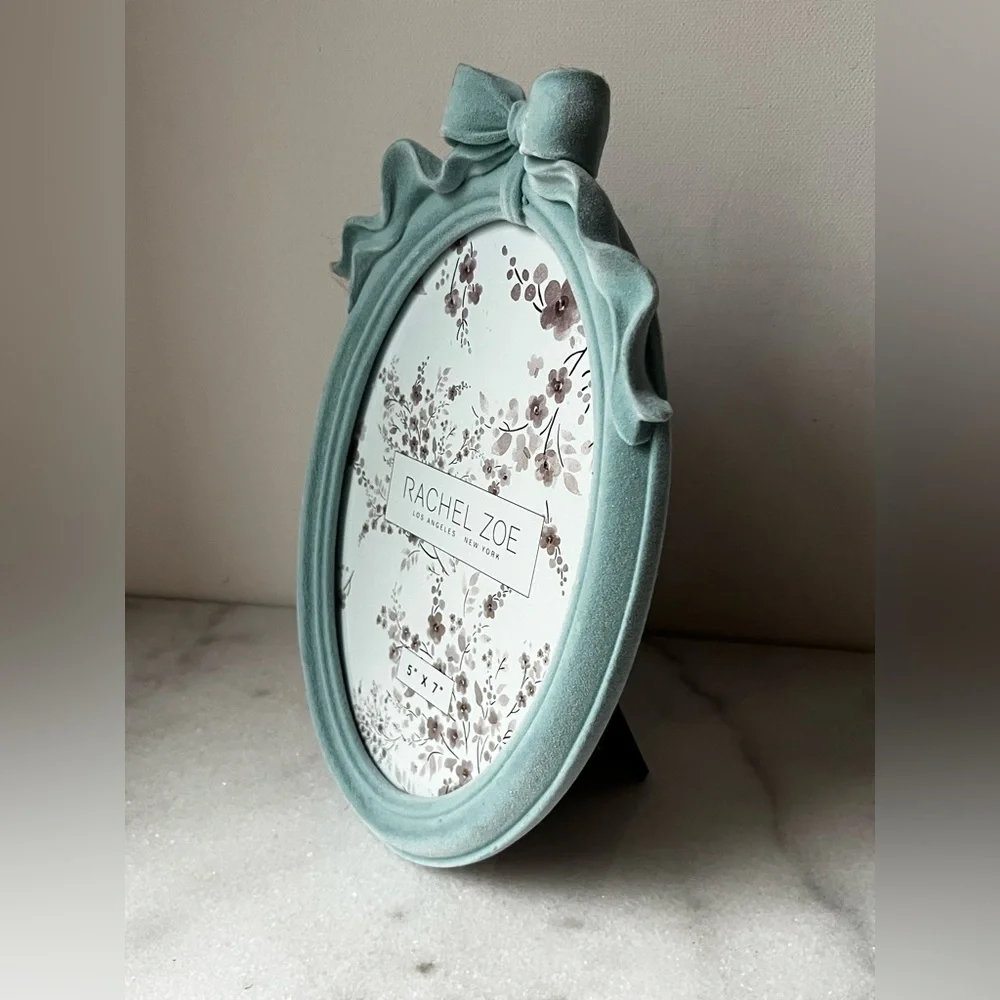 Rachel Zoe Teal Oval Photo Frame velvet for 5”x7” photo